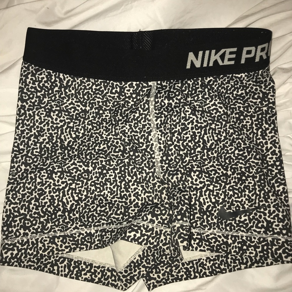 Patterned Nike Pro - Picture 1 of 1